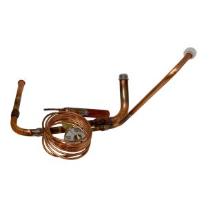 Expansion valve with pipe