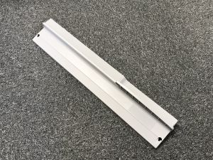 Plastic 132. Lower endplate Res.d